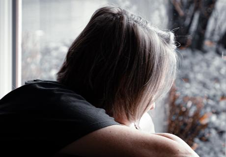Neue Gewaltschutz-Broschüre informiert über wirksame Hilfen
